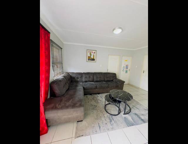 2 BEDROOM APARTMENT FOR SALE IN NEWLANDS EAST